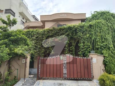 10 Marla Good Location Corner House For Sale In G2 Block Phase 4 Bahria Orchard Lahore