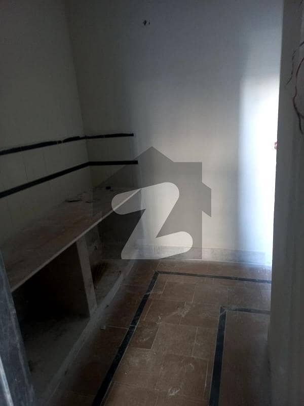 محمودآباد نمبر 4 محمود آباد کراچی میں 2 کمروں کا 2 مرلہ فلیٹ 21.5 لاکھ میں برائے فروخت۔