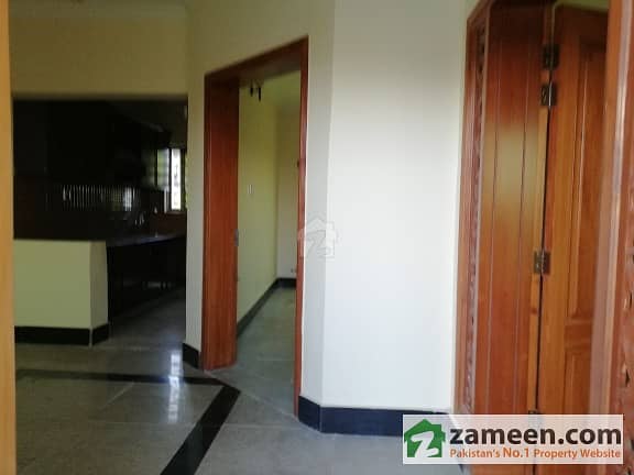 600 Square Feet Flat For Sale