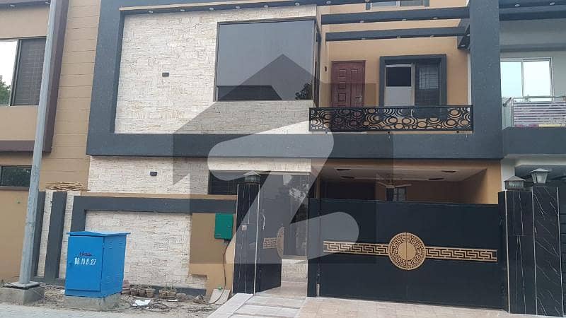 5 Marla Hot Location Single House For Sale In Bahria Orchard Phase 1 - Eastern
