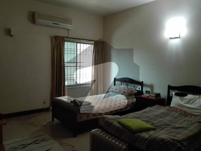 علامہ اقبال ٹاؤن ۔ نرگس بلاک علامہ اقبال ٹاؤن لاہور میں 4 کمروں کا 1 کنال مکان 6.25 کروڑ میں برائے فروخت۔