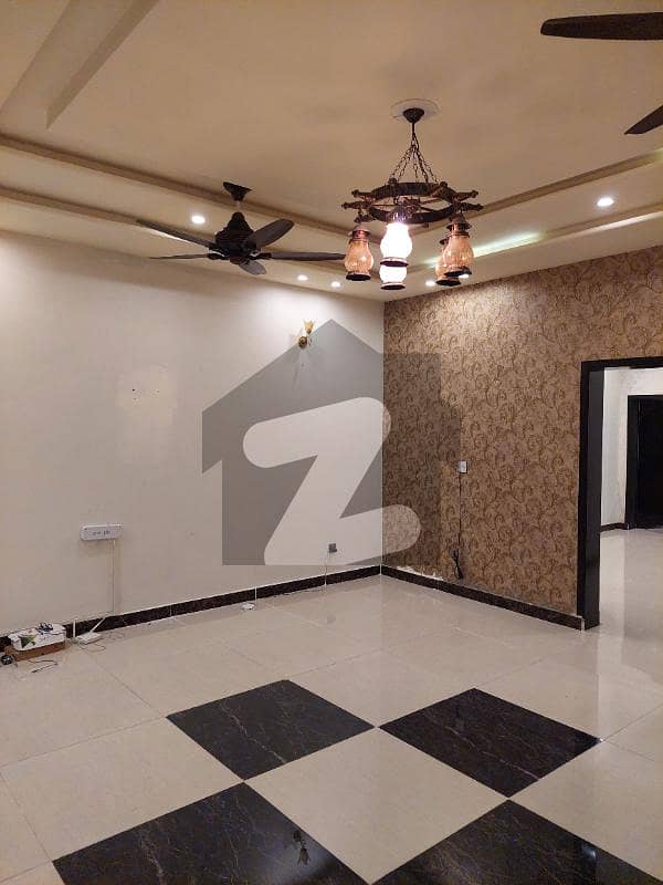 طارق گارڈنز ۔ بلاک بی طارق گارڈنز لاہور میں 2 کمروں کا 10 مرلہ زیریں پورشن 50 ہزار میں کرایہ پر دستیاب ہے۔
