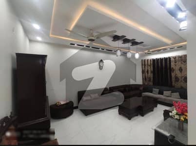 ماڈل ٹاؤن ۔ بلاک ایل ماڈل ٹاؤن لاہور میں 4 کمروں کا 10 مرلہ مکان 3.25 کروڑ میں برائے فروخت۔