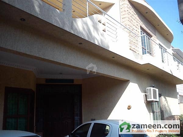 600 Sq. yard Bungalow&#039;s Upper Portion Available For Rent At Khyaban-e-Ittehad
