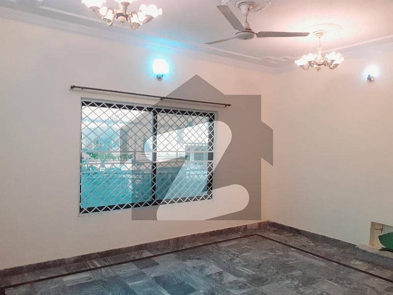 پی ڈبلیو ڈی کالونی راولپنڈی میں 4 کمروں کا 10 مرلہ مکان 80 ہزار میں کرایہ پر دستیاب ہے۔