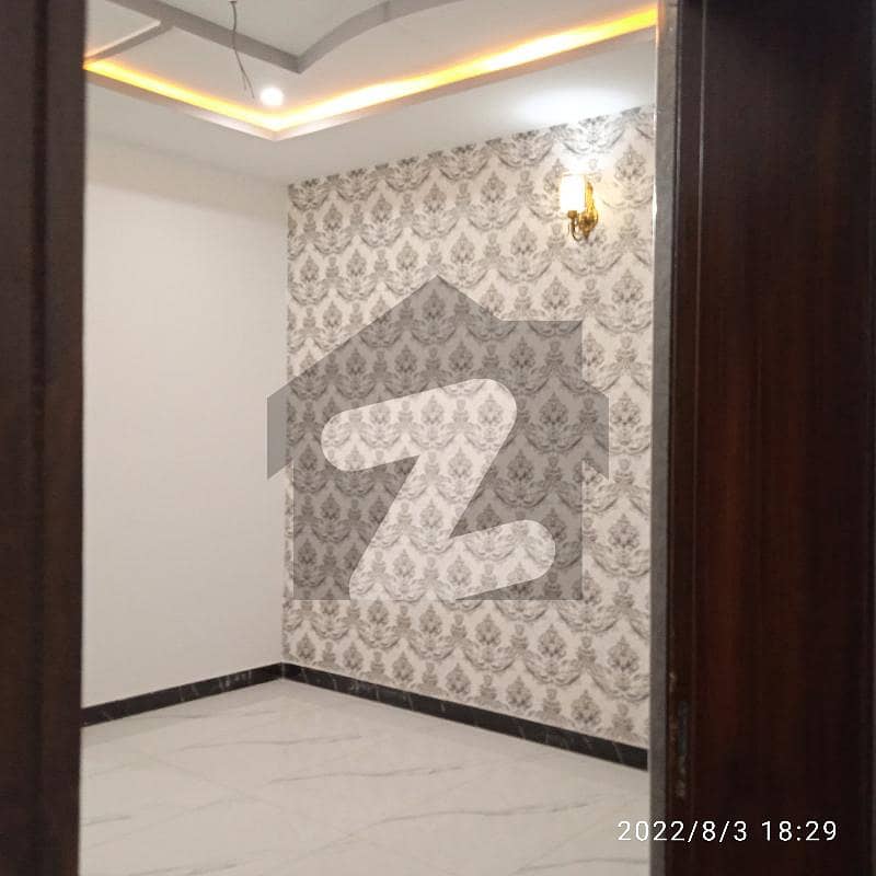 ال-حمد گارڈنز پائن ایونیو لاہور میں 5 کمروں کا 5 مرلہ مکان 1.75 کروڑ میں برائے فروخت۔