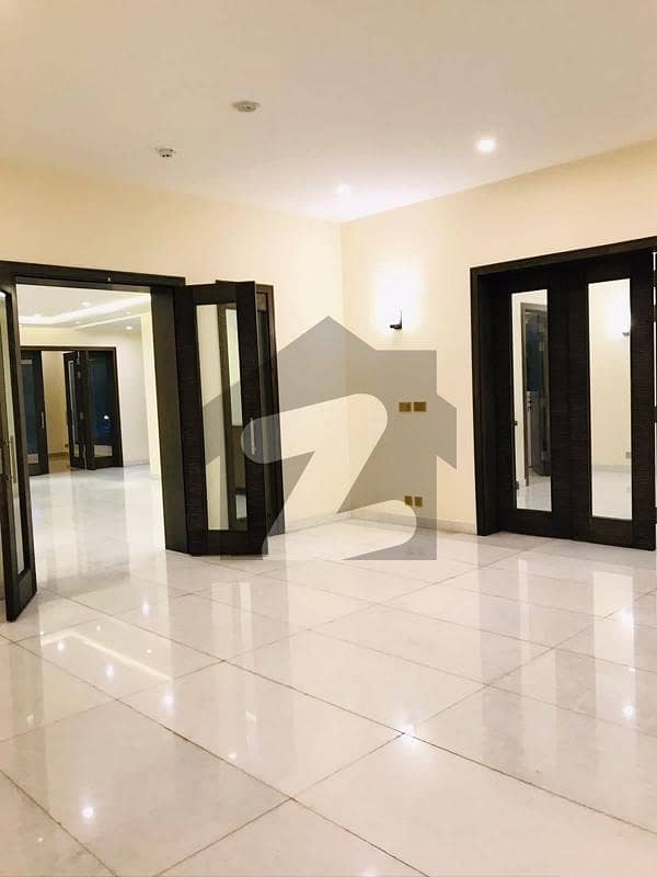 ایف ۔ 7 اسلام آباد میں 6 کمروں کا 2.49 کنال مکان 51 کروڑ میں برائے فروخت۔