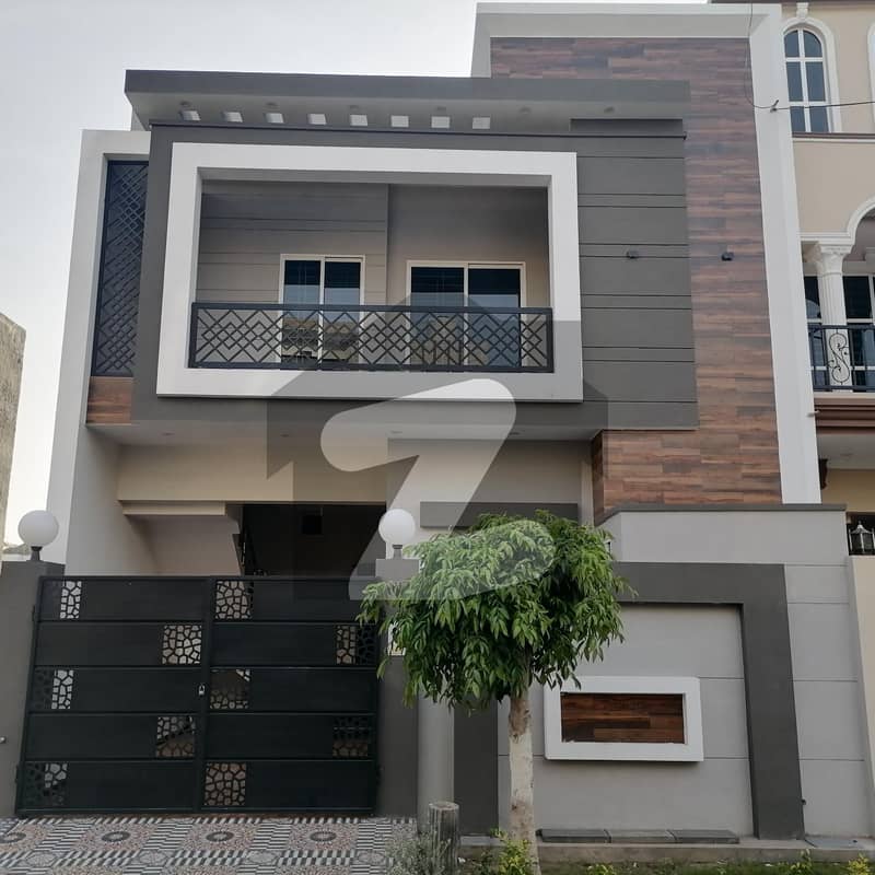 This Is Your Chance To Buy House In Jeewan City - Phase 4 Sahiwal