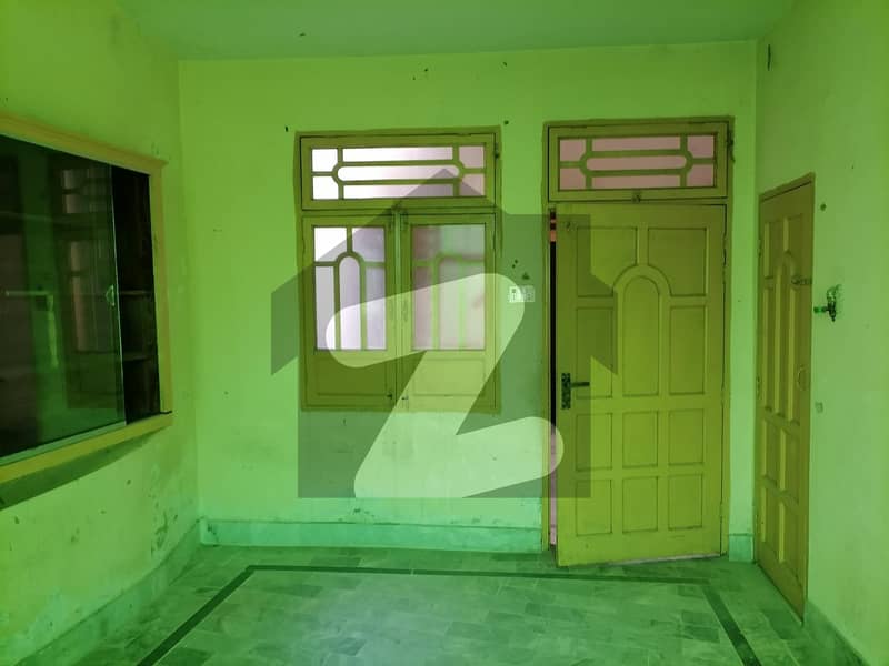 فانڈو روڈ پشاور میں 3 کمروں کا 2 مرلہ مکان 1 کروڑ میں برائے فروخت۔