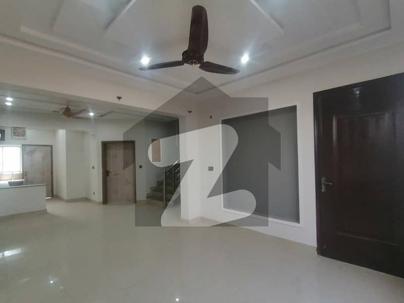 Corner House Of 5 Marla Available For sale In Sabzazar Colony