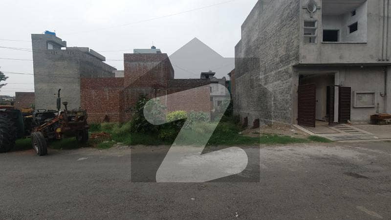 الکریم گارڈن جی ٹی روڈ لاہور میں 4 مرلہ رہائشی پلاٹ 44 لاکھ میں برائے فروخت۔