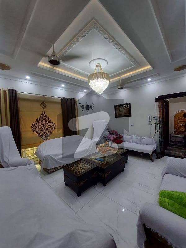 بحریہ ٹاؤن سیکٹر B بحریہ ٹاؤن لاہور میں 3 کمروں کا 5 مرلہ مکان 2.15 کروڑ میں برائے فروخت۔