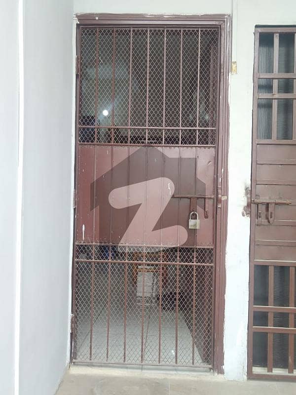 سلمان فارسی سوسائٹی شاہ فیصل ٹاؤن کراچی میں 2 کمروں کا 3 مرلہ فلیٹ 20 لاکھ میں برائے فروخت۔