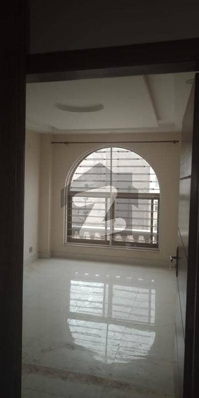 Paragon City - Imperial Block Flat Sized 900 Square Feet Is Available