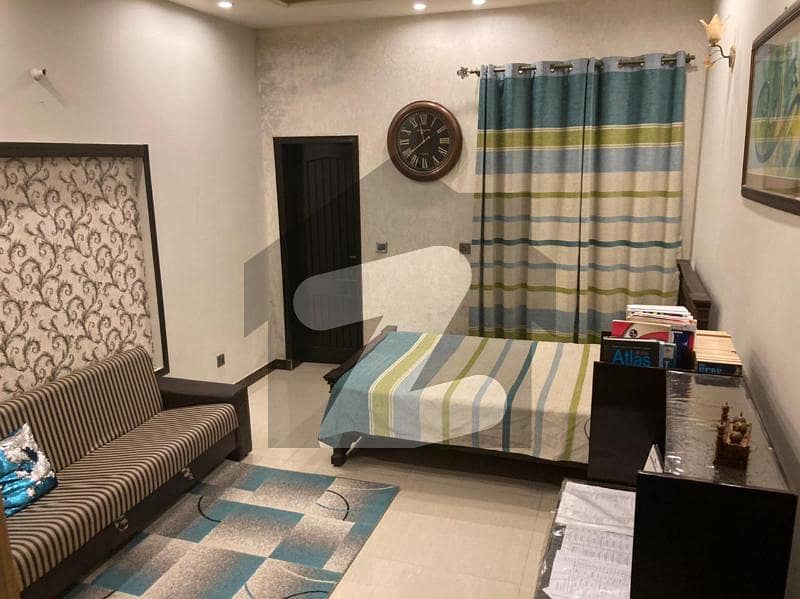 جوہر ٹاؤن لاہور میں 5 کمروں کا 10 مرلہ مکان 1.4 لاکھ میں کرایہ پر دستیاب ہے۔