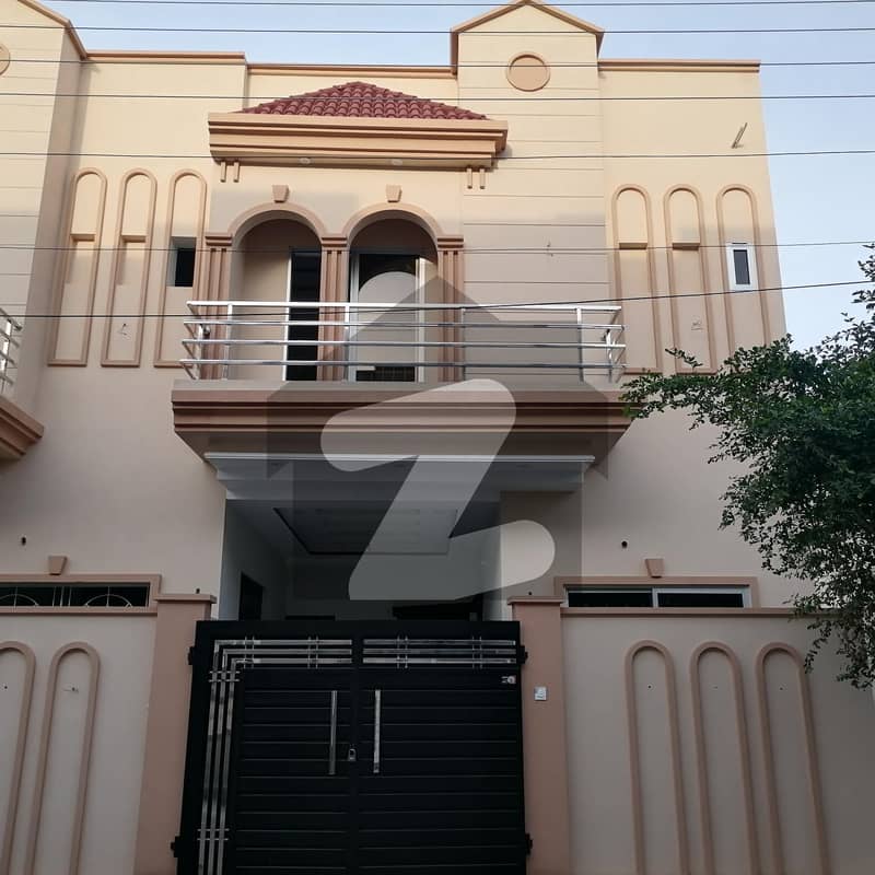 Good 3.5 Marla House For sale In Jeewan City - Phase 5