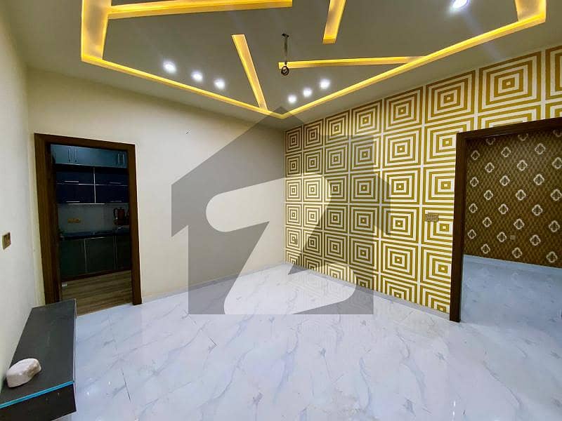 کینال پارک فیصل آباد میں 4 کمروں کا 5 مرلہ مکان 2.25 کروڑ میں برائے فروخت۔