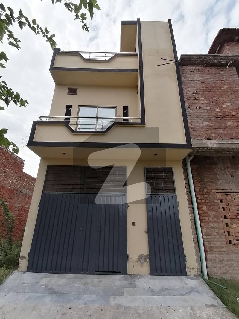 ایلیٹ ٹاؤن ۔ بلاک سی ایلیٹ ٹاؤن لاہور میں 3 کمروں کا 3 مرلہ مکان 42 لاکھ میں برائے فروخت۔