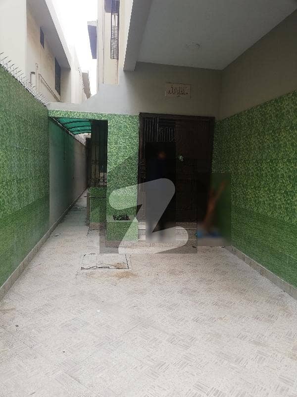 پی ای سی ایچ ایس بلاک 2 پی ای سی ایچ ایس جمشید ٹاؤن کراچی میں 5 کمروں کا 10 مرلہ مکان 2 لاکھ میں کرایہ پر دستیاب ہے۔