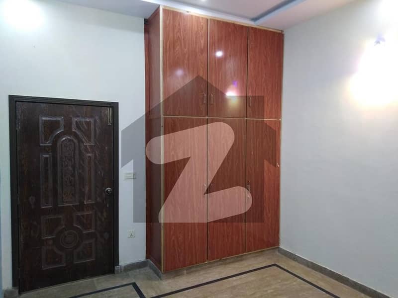 5 Marla Flat For rent Available In Shah Jamal