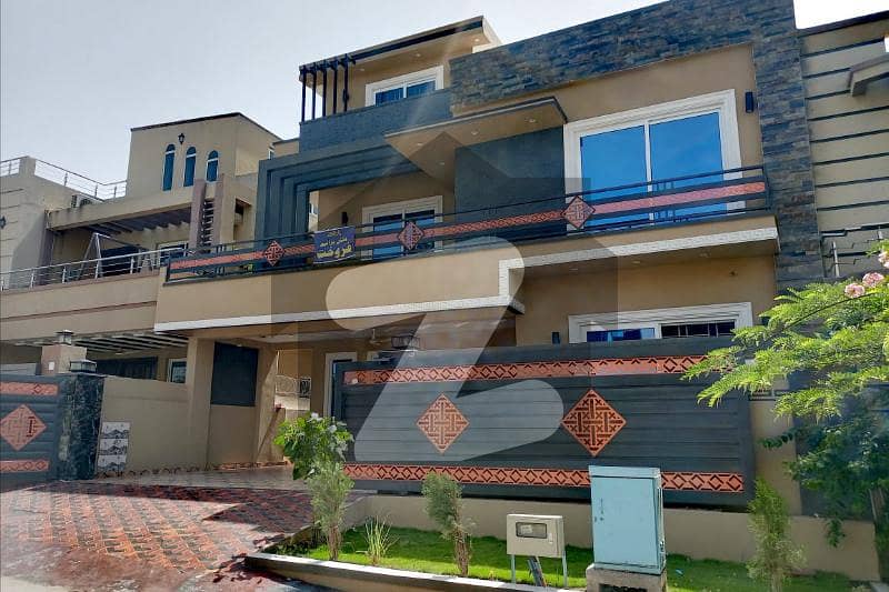 میڈیا ٹاؤن ۔ بلاک اے میڈیا ٹاؤن راولپنڈی میں 6 کمروں کا 12 مرلہ مکان 4.9 کروڑ میں برائے فروخت۔