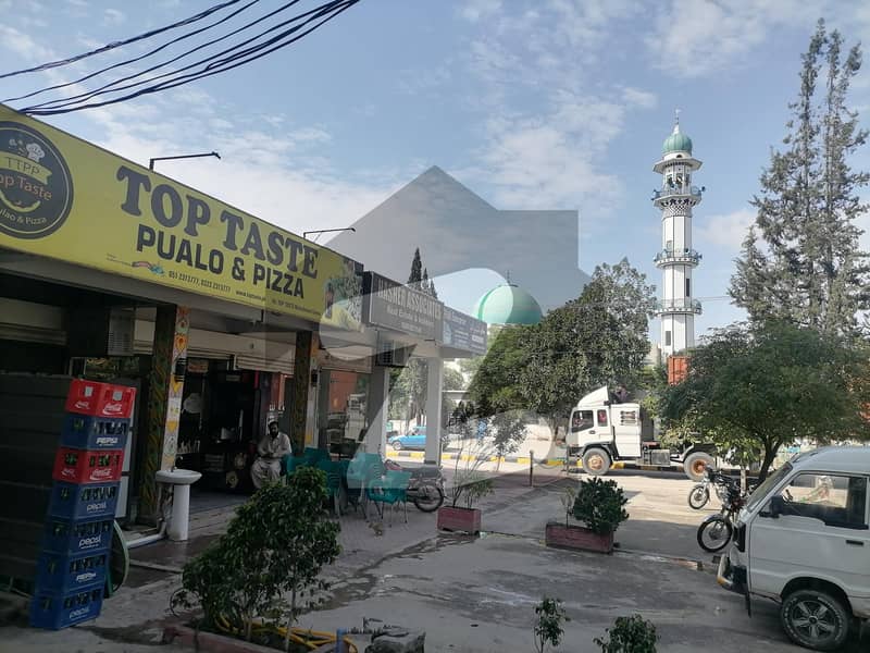 گلشن آباد سیکٹر 1 گلشن آباد راولپنڈی میں 2 کمروں کا 10 مرلہ مکان 30 ہزار میں کرایہ پر دستیاب ہے۔