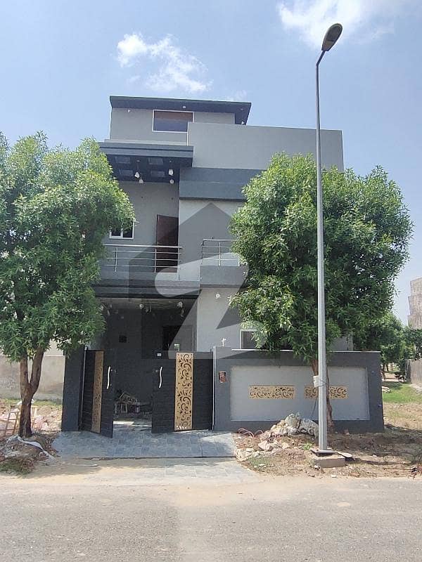 سٹی ہاؤسنگ - بلاک سی سٹی ہاؤسنگ فیصل آباد میں 3 کمروں کا 5 مرلہ مکان 1.5 کروڑ میں برائے فروخت۔