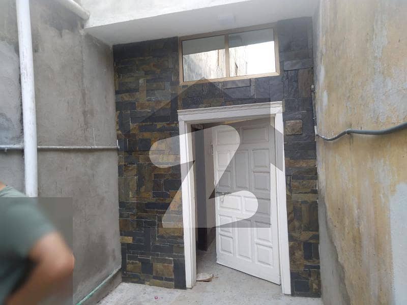 صادق آباد راولپنڈی میں 2 کمروں کا 5 مرلہ مکان 95 لاکھ میں برائے فروخت۔