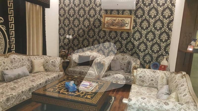 ڈی ایچ اے فیز 6 ڈیفنس (ڈی ایچ اے) لاہور میں 4 کمروں کا 10 مرلہ مکان 4.25 کروڑ میں برائے فروخت۔