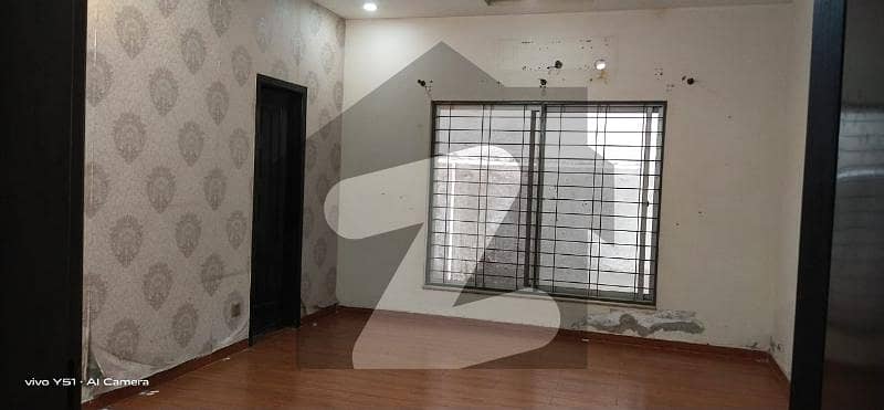 ویلینشیاء ہاؤسنگ سوسائٹی لاہور میں 5 کمروں کا 1 کنال مکان 5.25 کروڑ میں برائے فروخت۔