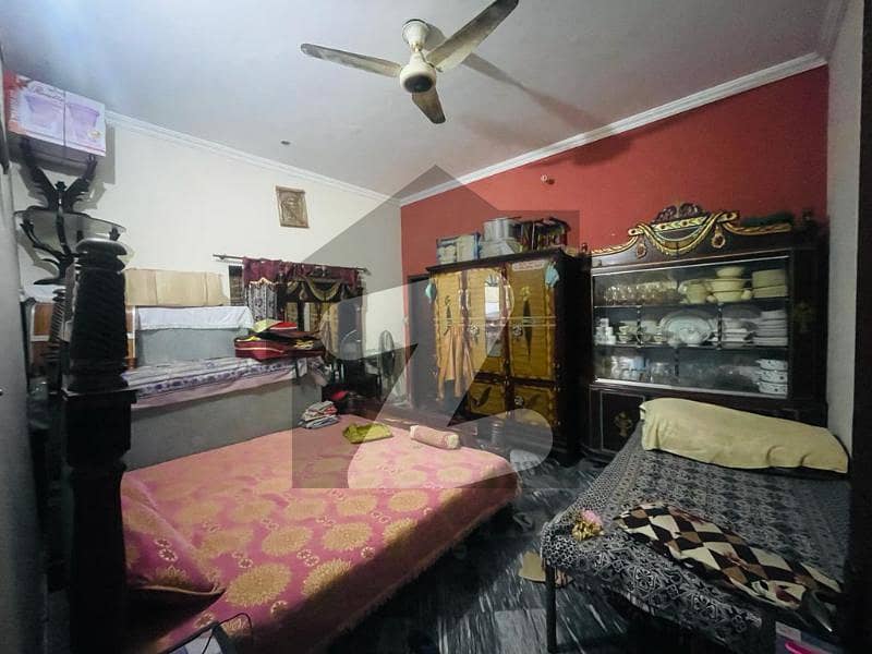 ڈی ایچ اے فیز 10 ڈیفنس (ڈی ایچ اے) لاہور میں 5 کمروں کا 10 مرلہ مکان 1.5 کروڑ میں برائے فروخت۔