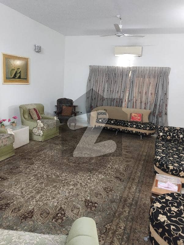 کلفٹن ۔ بلاک 2 کلفٹن کراچی میں 6 کمروں کا 2 کنال مکان 22.5 کروڑ میں برائے فروخت۔