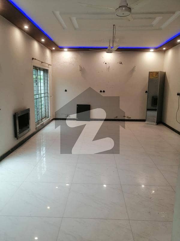 15 marla double unit 4 years old house for sale in paragon city