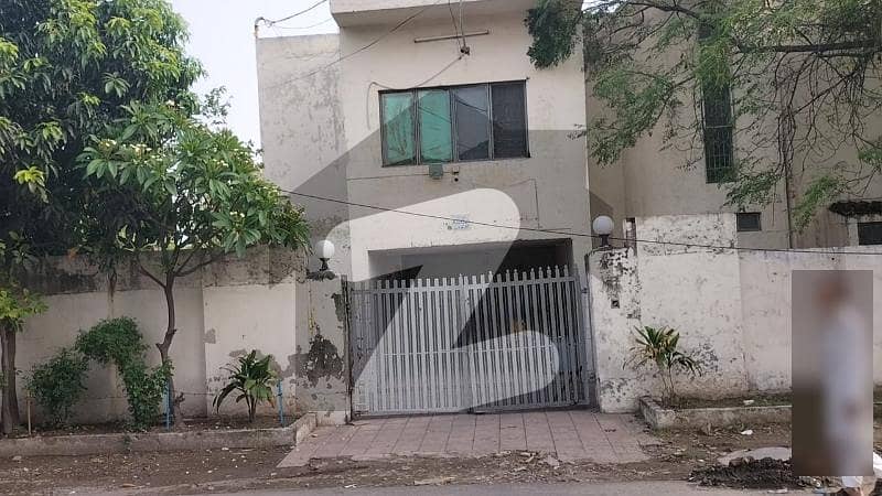 2 Kanal Full House For Rent In Main Canal Road Near Royal Park Club Best For Office Use