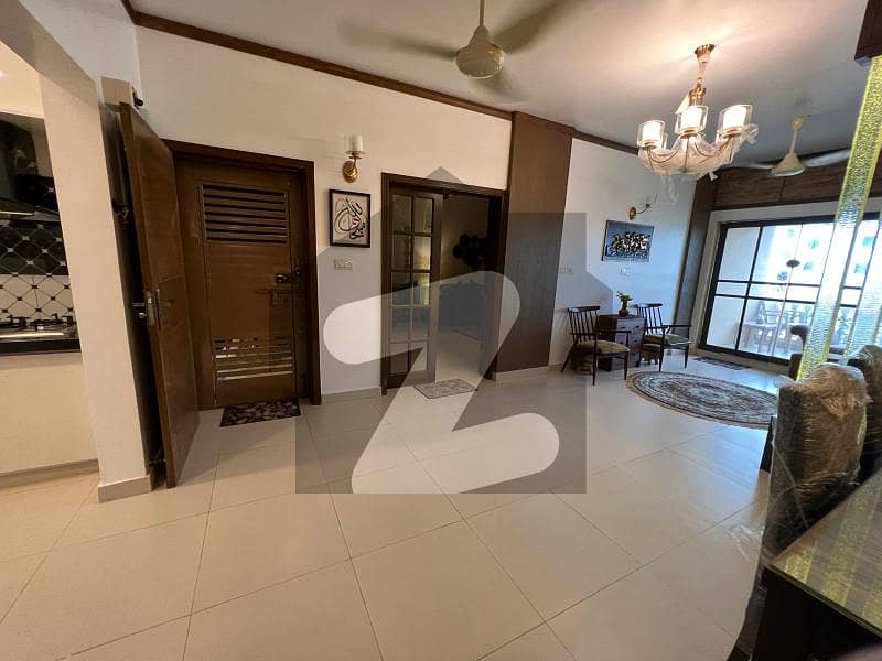 کلفٹن ۔ بلاک 2 کلفٹن کراچی میں 3 کمروں کا 9 مرلہ فلیٹ 3 کروڑ میں برائے فروخت۔