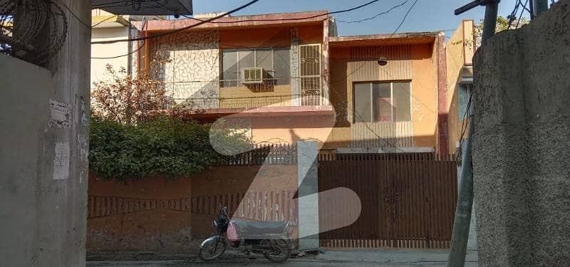 7th روڈ پنڈورہ راولپنڈی میں 8 کمروں کا 10 مرلہ مکان 2.8 کروڑ میں برائے فروخت۔