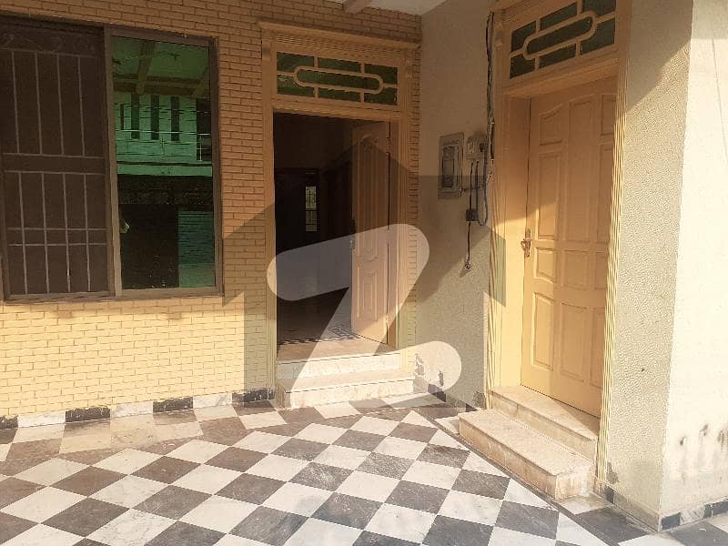 پولیس فاؤنڈیشن ہاؤسنگ سکیم راولپنڈی میں 4 کمروں کا 10 مرلہ مکان 78 ہزار میں کرایہ پر دستیاب ہے۔