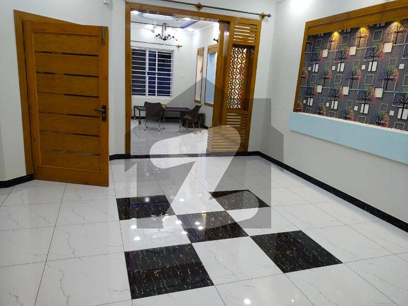 سوان گارڈن اسلام آباد میں 5 کمروں کا 7 مرلہ مکان 75 ہزار میں کرایہ پر دستیاب ہے۔