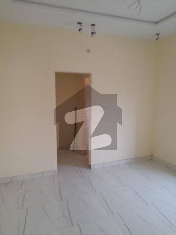 خیابان کالونی 3 فیصل آباد میں 3 کمروں کا 3 مرلہ مکان 90 لاکھ میں برائے فروخت۔