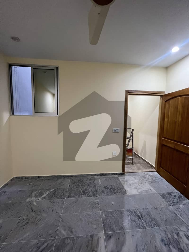 House Sized 900 Square Feet In Nasir Bagh Road