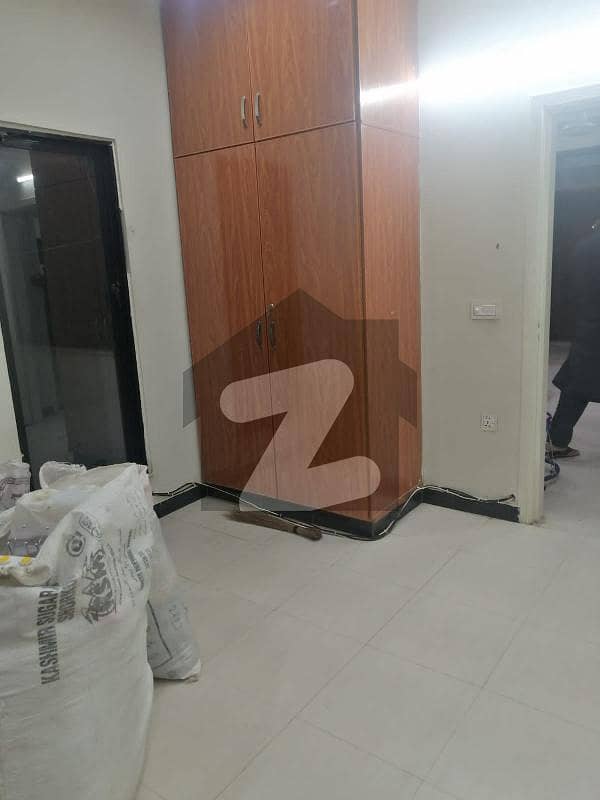 Ghauri Town Phase 4 Flat For Rent Sized 800 Square Feet