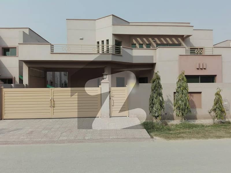 1 Kanal House In Central Askari 11 - Sector B For sale