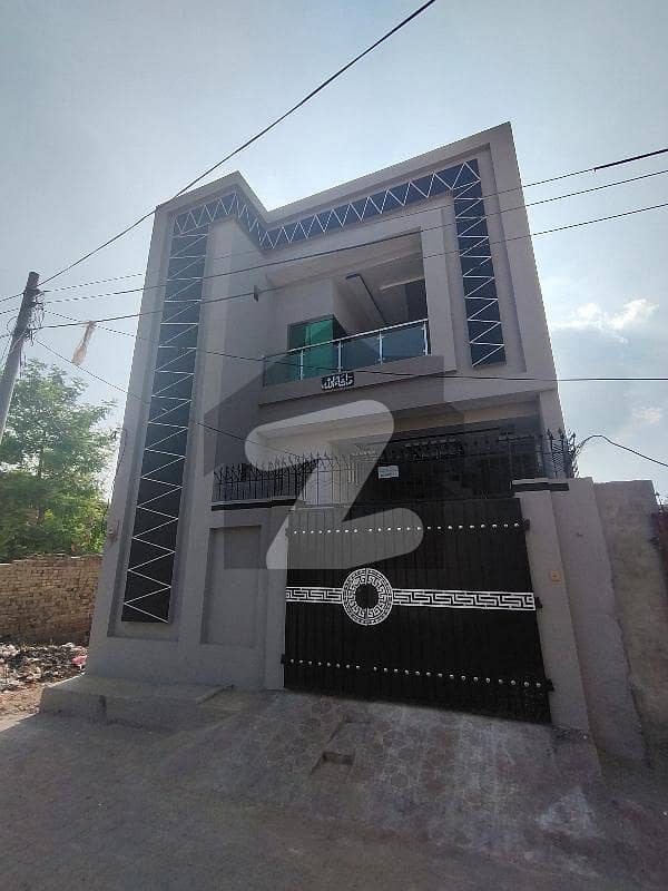 بلال چوک ملتان میں 4 کمروں کا 5 مرلہ مکان 80 لاکھ میں برائے فروخت۔