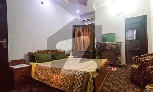 ماڈل ٹاؤن ۔ بلاک ایچ ماڈل ٹاؤن لاہور میں 4 کمروں کا 3 کنال مکان 22 کروڑ میں برائے فروخت۔