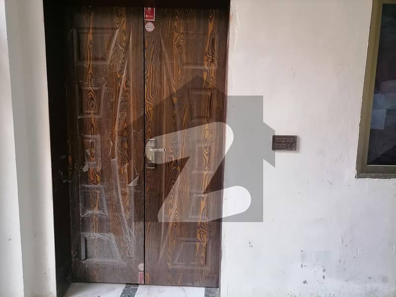 4 Marla Flat Available For sale In Samanabad