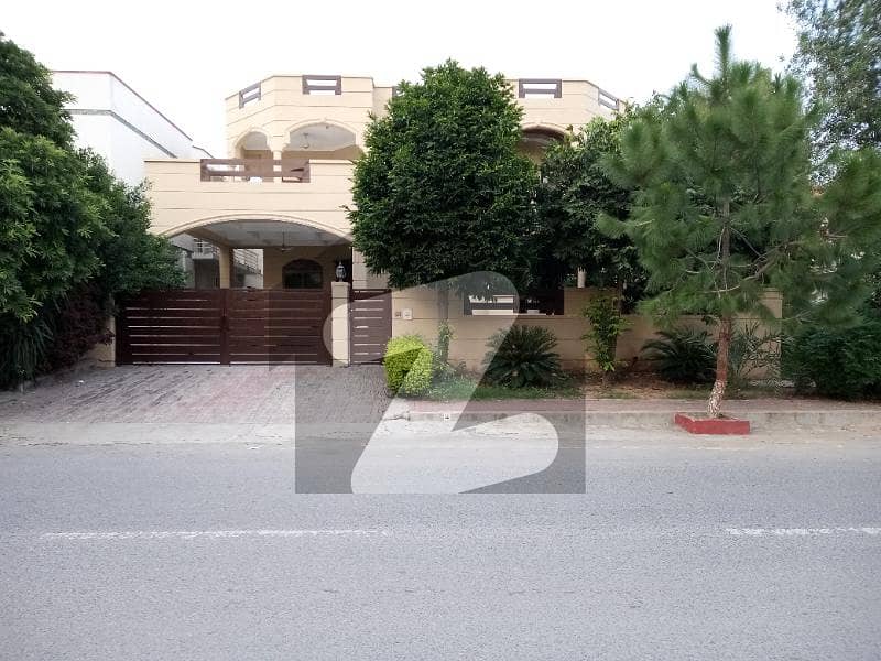 500 Sq Yard Beautiful Corner And Luxury House For Rent In E-11 Multi Professional