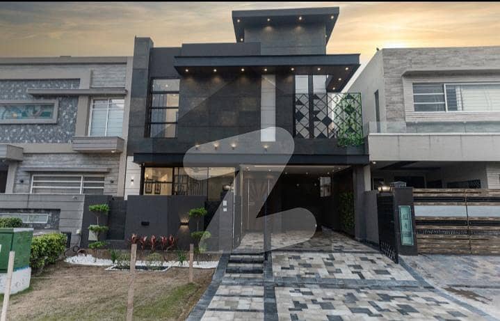 8 Marla Brand New Modern Design House Available For Rent