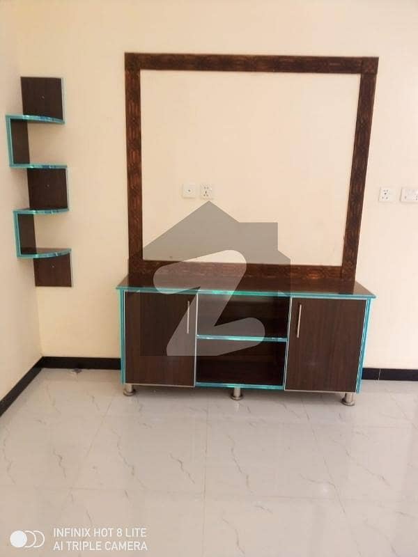 گلشنِ رفیق فیصل آباد میں 4 کمروں کا 6 مرلہ مکان 2.3 کروڑ میں برائے فروخت۔