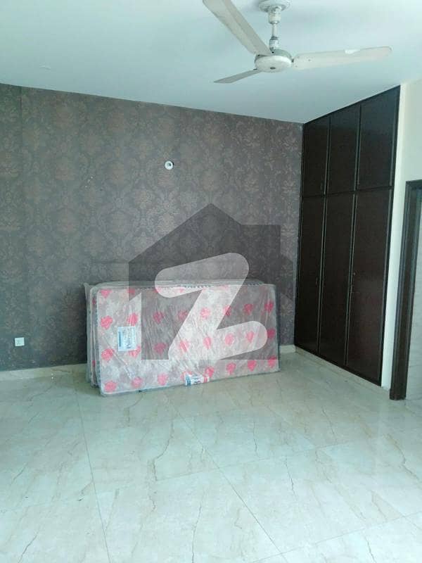 ماڈل ٹاؤن ۔ بلاک کیو ماڈل ٹاؤن لاہور میں 6 کمروں کا 6 مرلہ مکان 2.5 کروڑ میں برائے فروخت۔