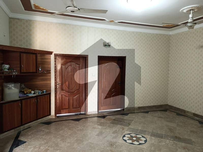 House For rent In Beautiful Lalazar